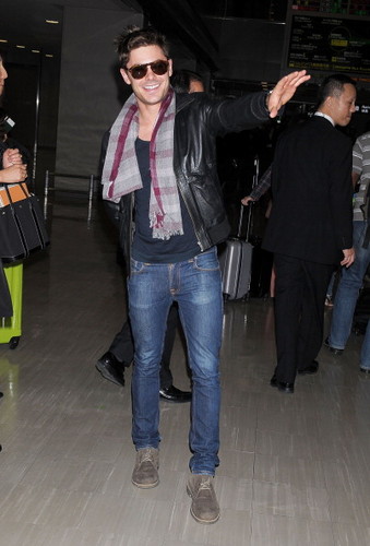  Zac Efron Japon At Lax