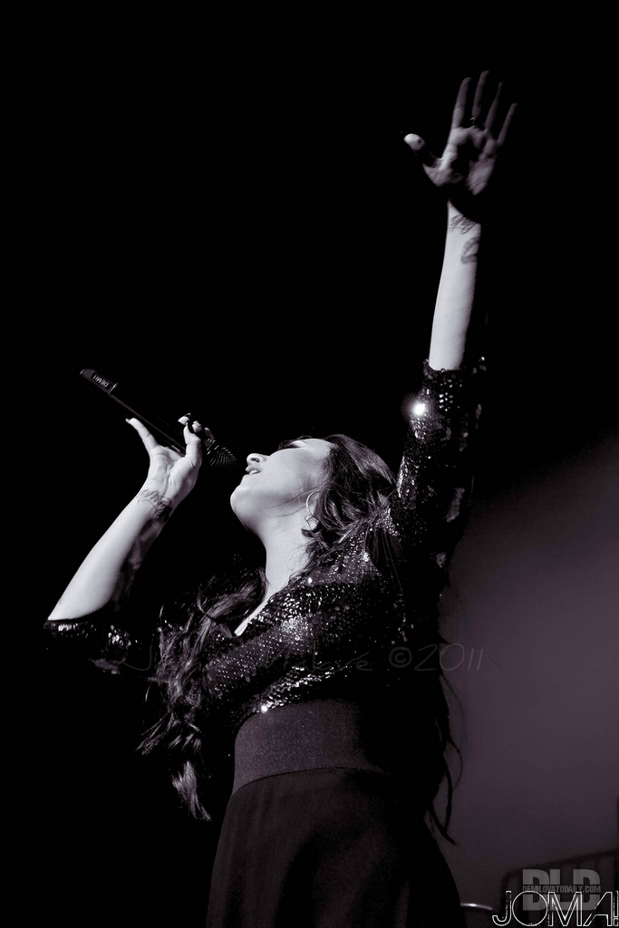 Demi Lovato Concert in Puerto Rico (December 16, 2011) - demi-lovato photo