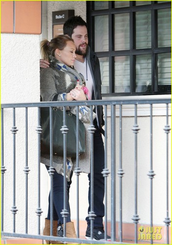 Hilary Duff: Dinner Date with Mike Comrie!
