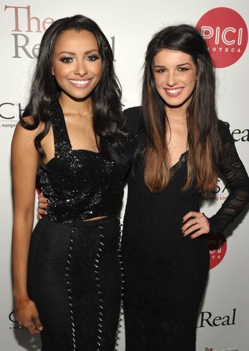 Kat @ The RealReal Chrysalis Charity Benefit Curated Von Shenae Grimes