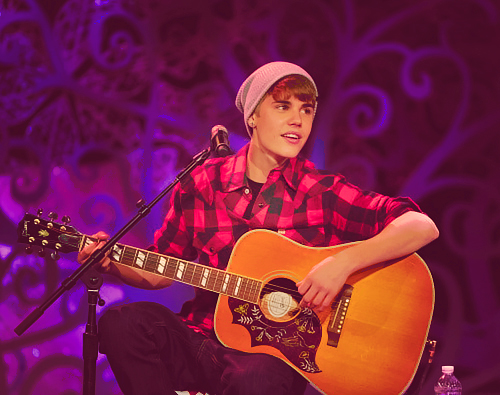  Bieber início for the Holidays and performs in show, concerto