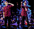 Bieber home for the Holidays - justin-bieber photo