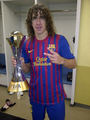 Carles Puyol with the trophy - fc-barcelona photo