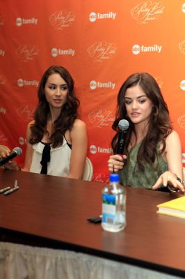  June 5th Pretty Little Liars Book Signing