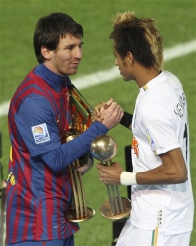  Santos FC (0) v FC Barcelona (4) - FIFA Club World Cup Final: Lionel Messi recieves the Golden Ball