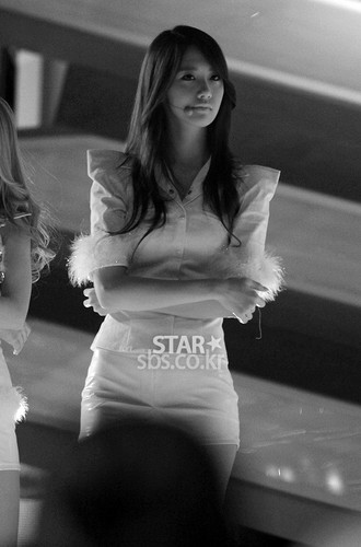  Yoona @ SBS Inkigayo bintang Pictures