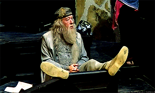  Dumbledore Relaxing