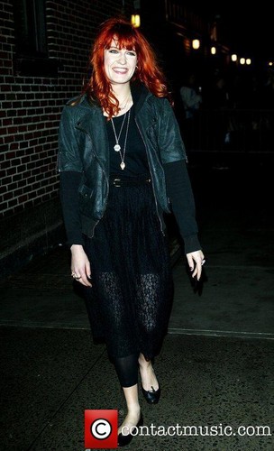  Florence Outside "The Late 表示する With David Letterman" Studios - New York