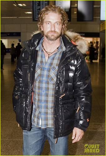  Gerard Butler: Glasgow for the Holidays