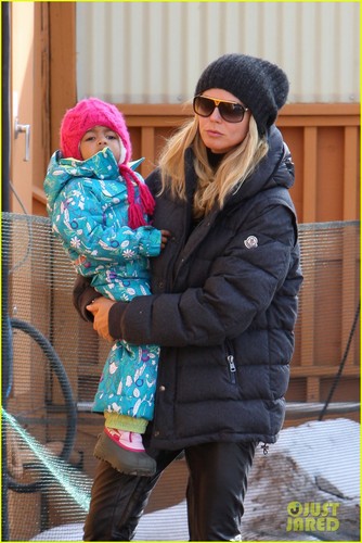 Heidi Klum & Seal: Christmas Ski Vacation with the Kids!