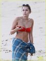 Miley - 29/12 On The Beach With Liam In Hawaii - miley-cyrus photo