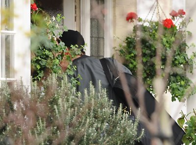 New Pictures of Robert Pattinson Leaving London (Dec. 28)