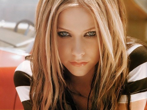  Avril Lavigne kertas dinding