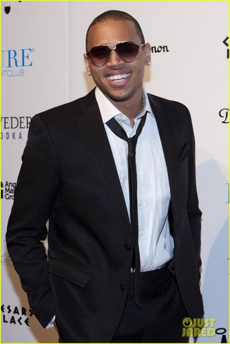  Chris Brown: Pure Nightclub for New Year's Eve!
