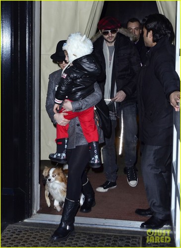  Christina Aguilera & Max: New York Hotel Exit!