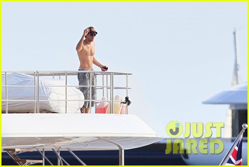 Enrique Iglesias Shirtless in St Barts