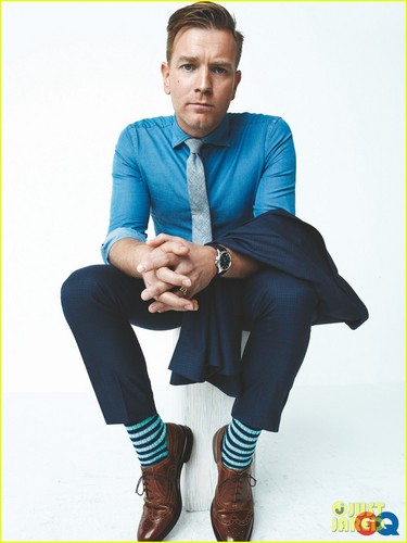  Ewan McGregor: 'GQ' January 2012 Fashion Spread!
