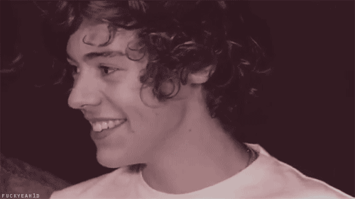 http://images5.fanpop.com/image/photos/28000000/Harry-harry-styles-28011557-500-281.gif