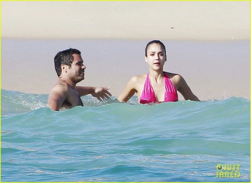  Jessica Alba: Hot rosa, -de-rosa de praia, praia Bikini!