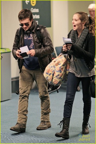  Josh Hutcherson & Zoey Deutch: Vancouver To LA