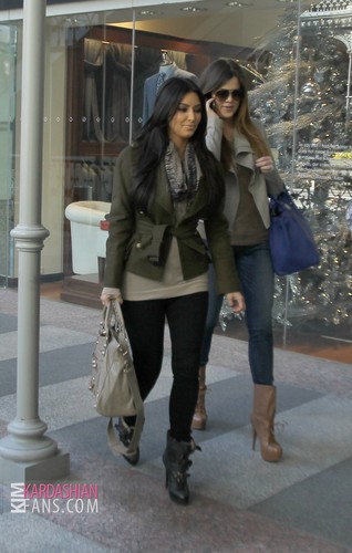  Kim and Khloe shopping in Dallas, TX - 01/04/12