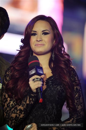 MTV's New Years Eve in NYC 2012 Demi Lovato Photo 28015393 Fanpop