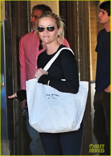 Reese Witherspoon: Cali Lunch Date!
