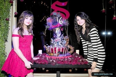 Selena And Demi