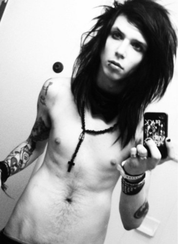 *^*Andy still cant seem to find any shirts*^*