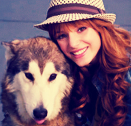  Bella Thorne and her dog!