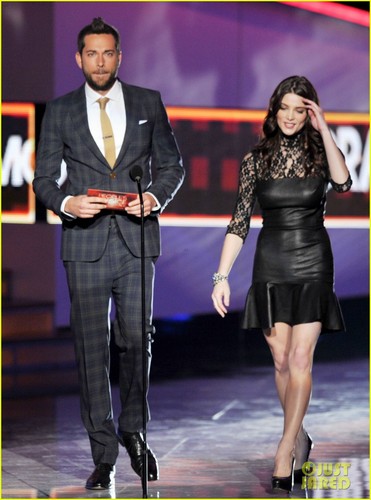 Adam Levine & Zachary Levi - People's Choice Awards 2012