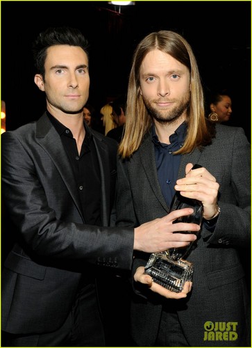 Adam Levine & Zachary Levi - People's Choice Awards 2012