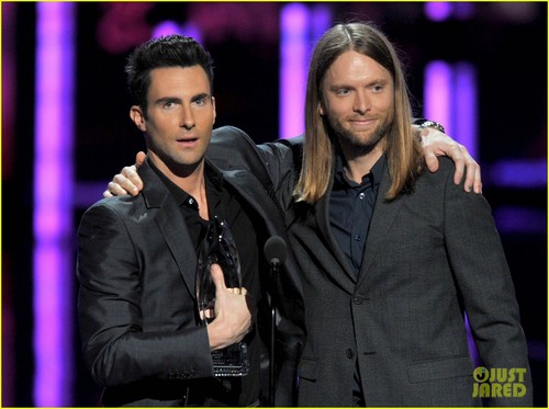  Adam Levine & Zachary Levi - People's Choice Awards 2012