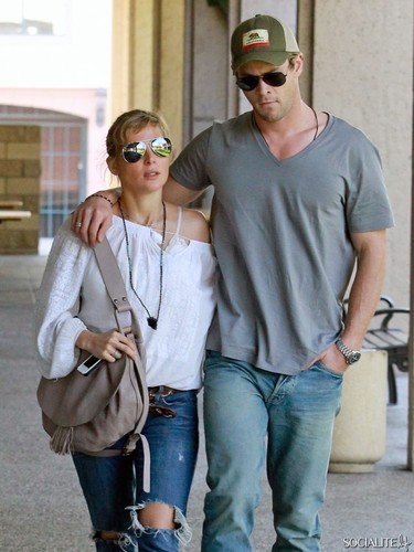  Chris Hemsworth And Elsa Pataky Spotted At French Cafe In Hollywood