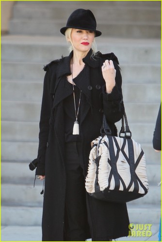 Gwen Stefani: Porta Via with No Doubt