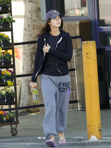  Megan 狐狸 out in Los Angeles on January 13, 2012