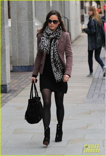  Pippa Middleton: Fashion 앞으로 in London!