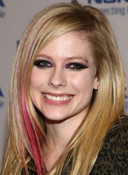 Avril Hairstyles - Avril Lavigne hairstyle Photo (28330930) - Fanpop