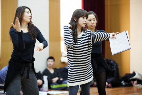  T-ARA Roly Poly musical