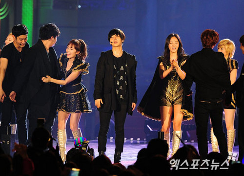  yuri@ 21th Seoul Music Awards Performance