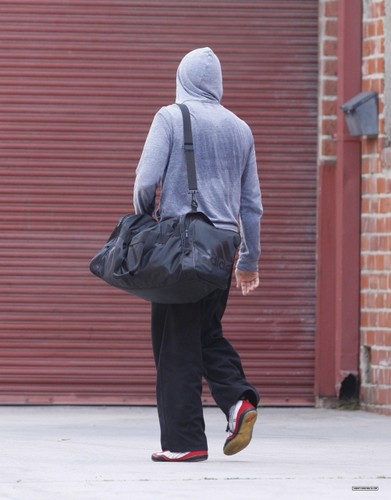  Jake leaving a gym in Los Angeles