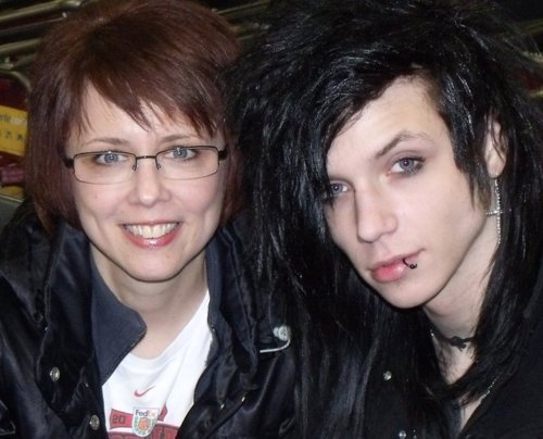  <3<3Andy with his Mum<3