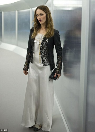  Vanessa Paradis attends the Chanel Fashion 显示 Haute Couture spring summer 2012 held at Grand Pala