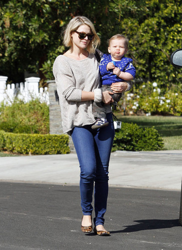  Ali Larter Leaves Mommy And Me Class With Theodore (January 18)