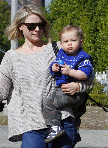 Ali Larter Leaves Mommy And Me Class With Theodore (January 18)