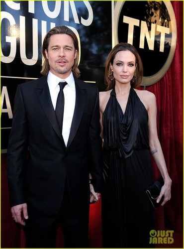  Angelina Jolie - SAG Awards 2012 with Brad Pitt!