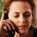 Bella crying :( - twilight-series icon