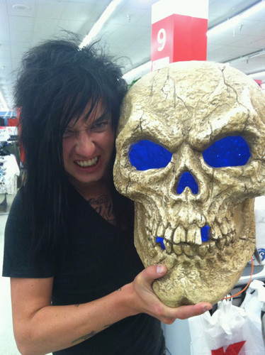 <3Jakes found A Skull<3