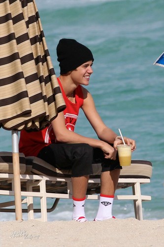  Justin Bieber in Miami 바닷가, 비치