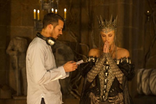  New Behind The Scenes mga litrato & Stills From ‘Snow White And The Huntsman’